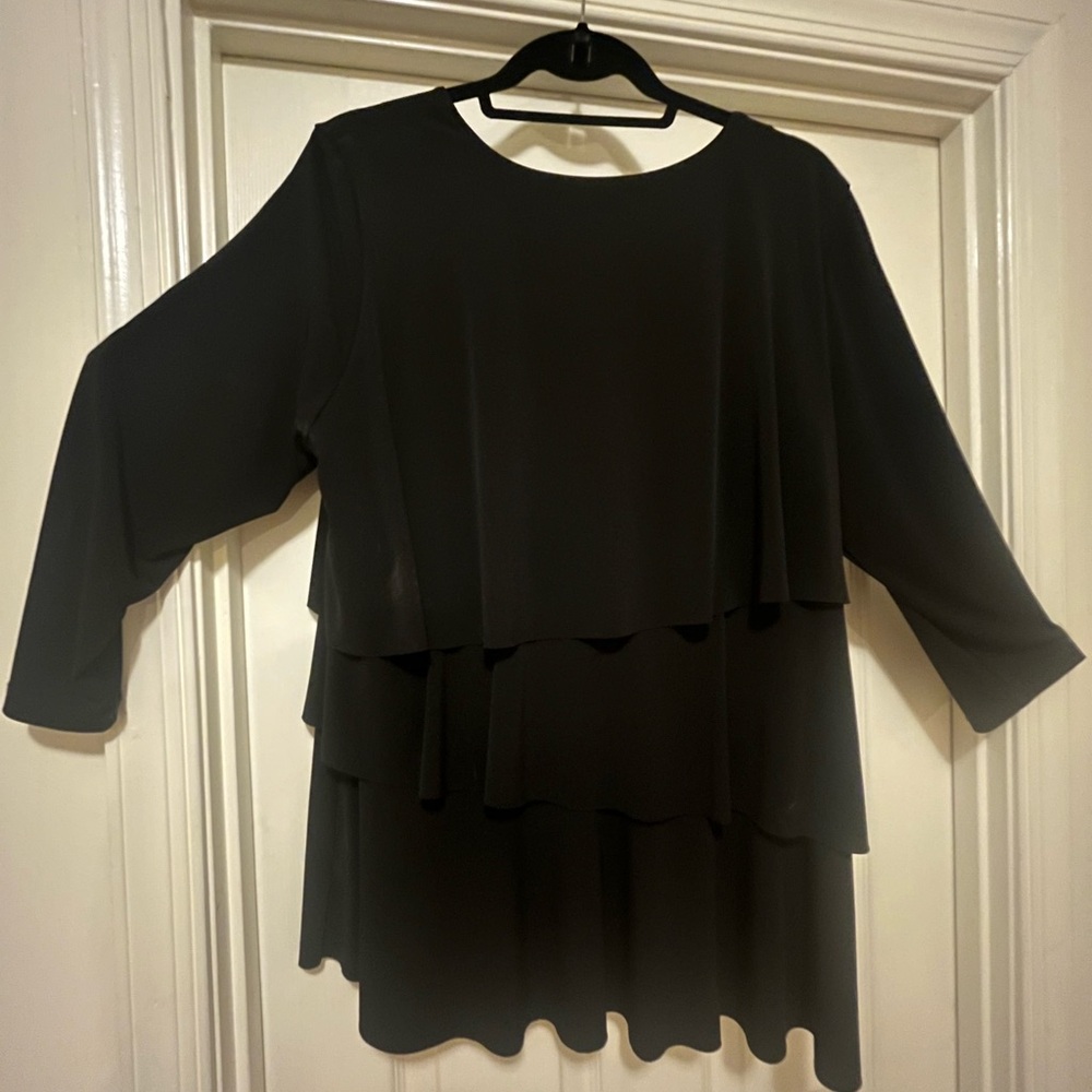 Elegant Most Flattering Black Layered Tunic Top! Susan Graver Miracle Fabric